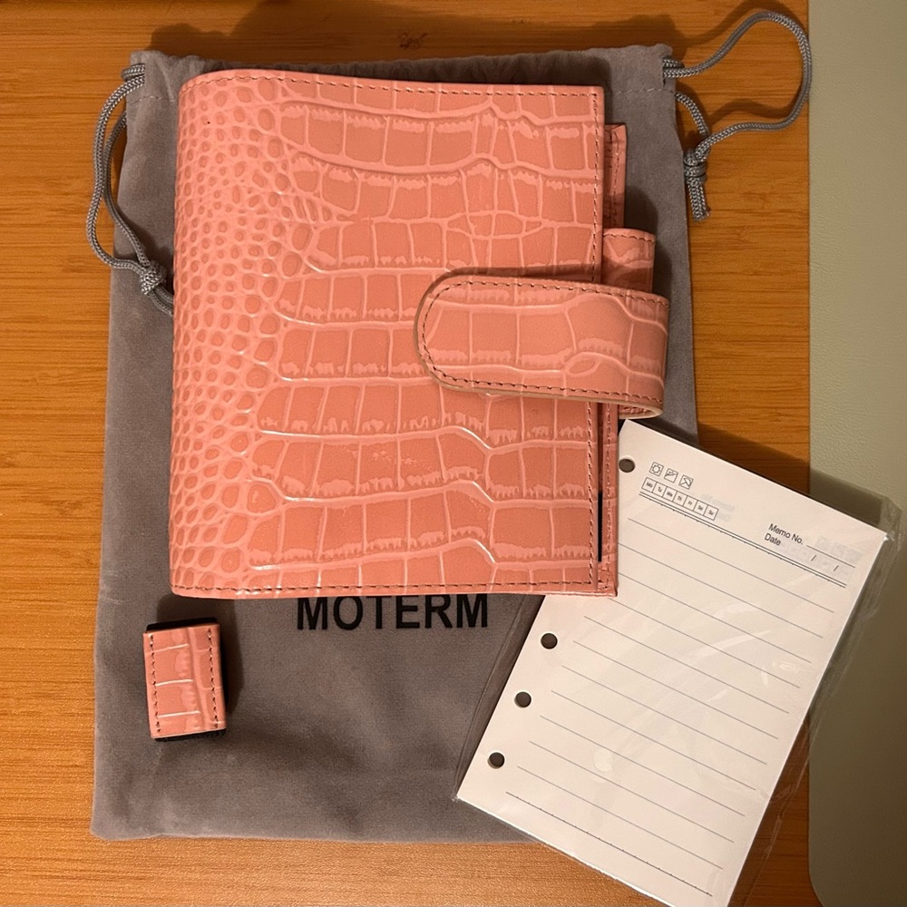Moterm Luxe 2.0 Croc-Embossed A7 Ring Planner.